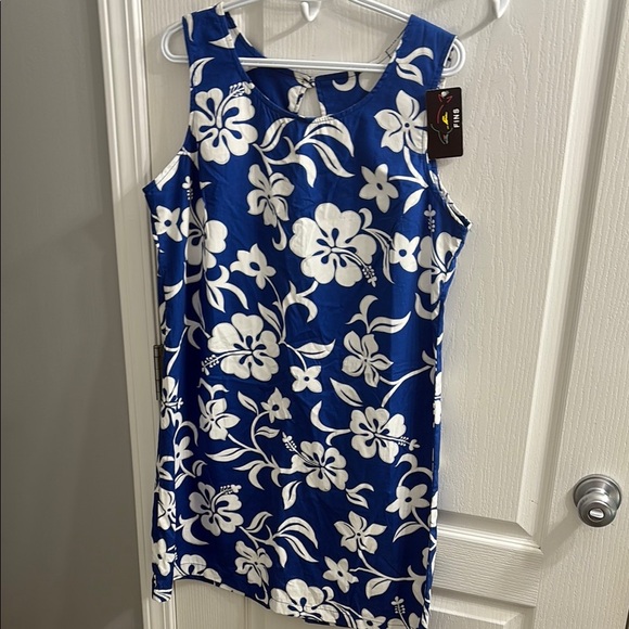Fins Dresses & Skirts - NWT Vibrant Floral Sleeveless Dress in Blue and White